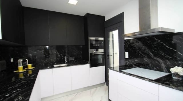 3 soveværelse Villa til salg i San Miguel de Salinas med swimmingpool - € 630.000 (Ref: 7699224)