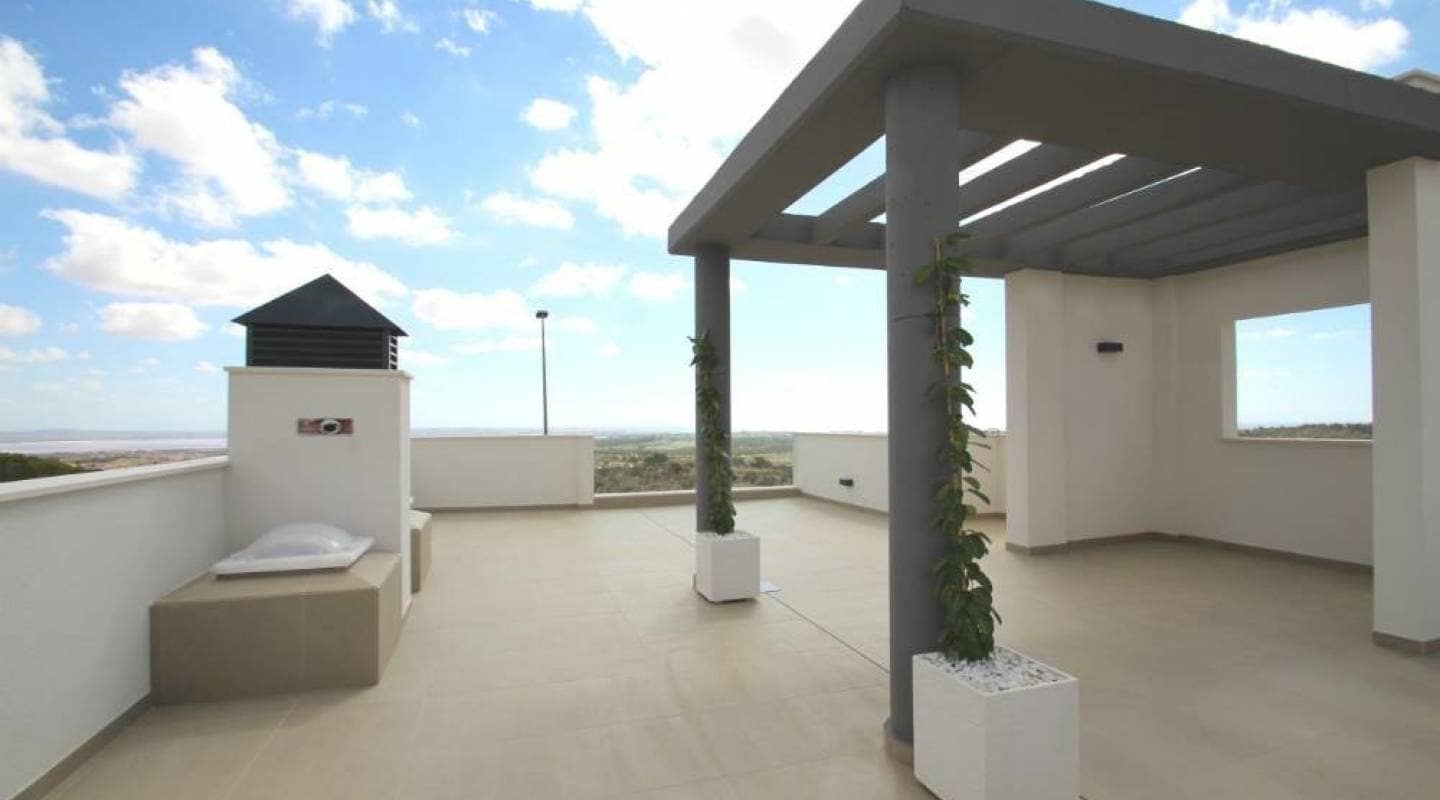 3 soveværelse Villa til salg i San Miguel de Salinas med swimmingpool - € 630.000 (Ref: 7699224)