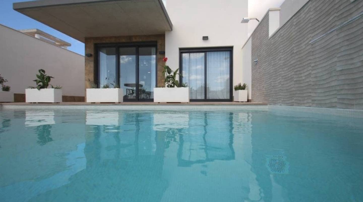 3 soveværelse Villa til salg i San Miguel de Salinas med swimmingpool - € 630.000 (Ref: 7699224)