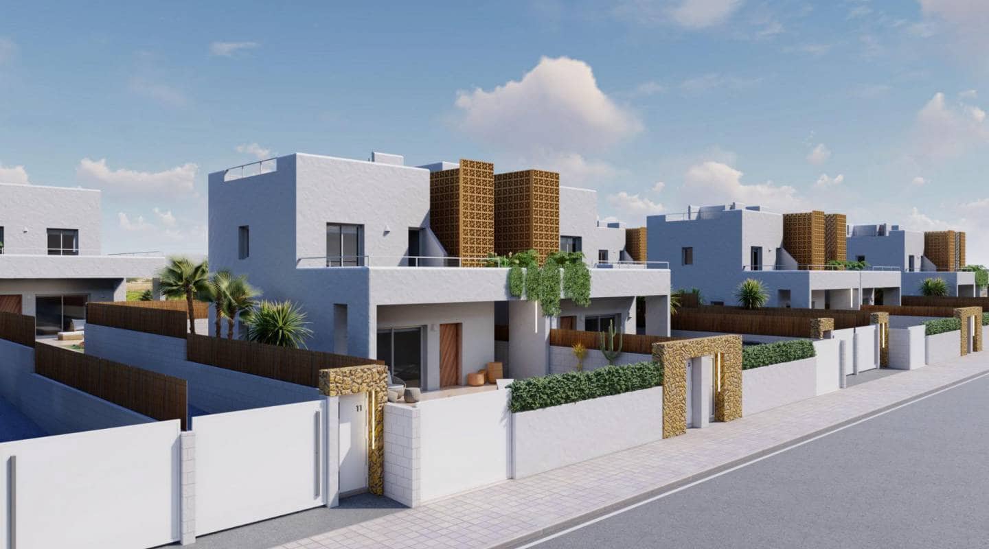 Chalet de 3 habitaciones en Pilar de la Horadada en venta con piscina - 469.000 € (Ref: 7699227)