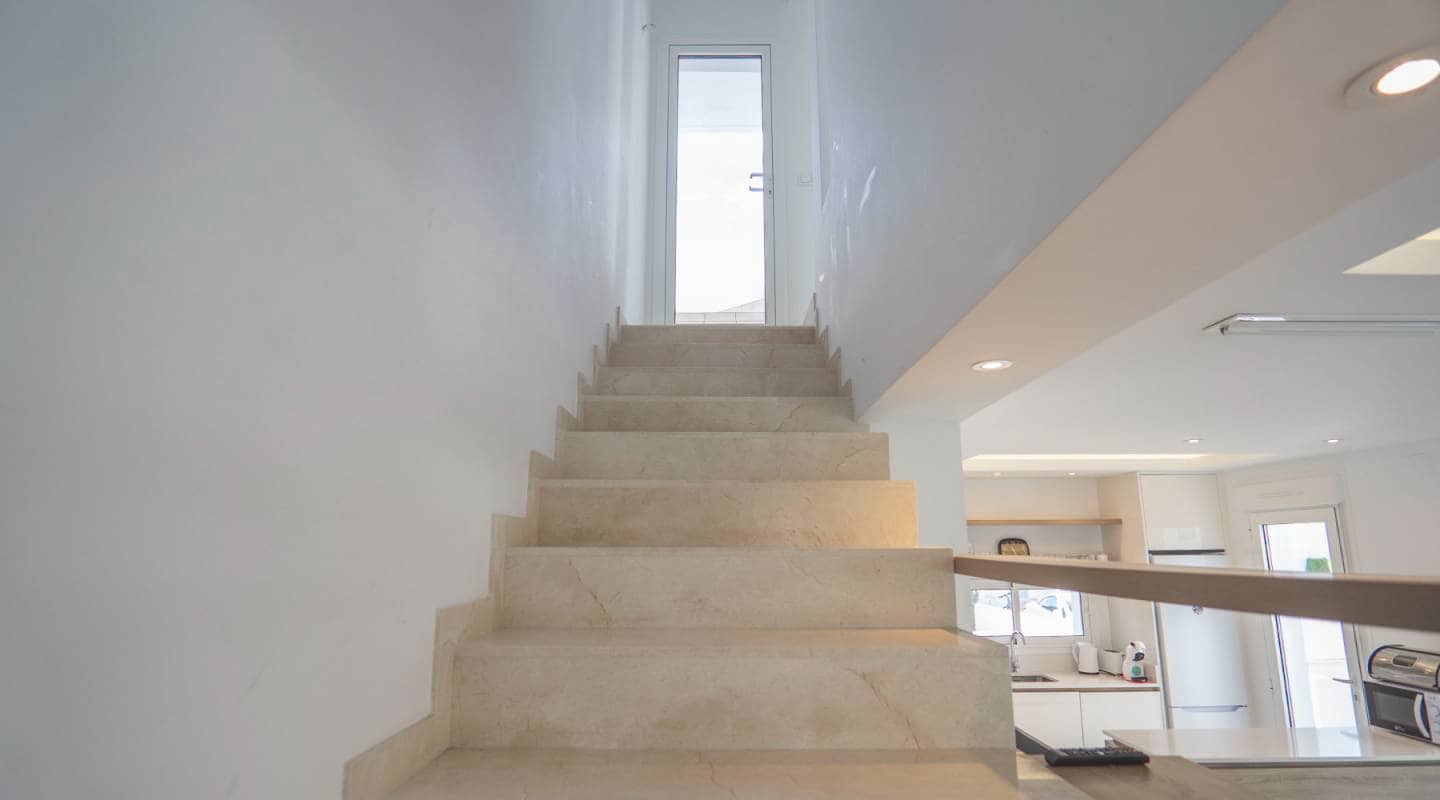 2 soverom Kjedet enebolig til salgs i Ciudad Quesada med svømmebasseng garasje - € 315 000 (Ref: 7917976)