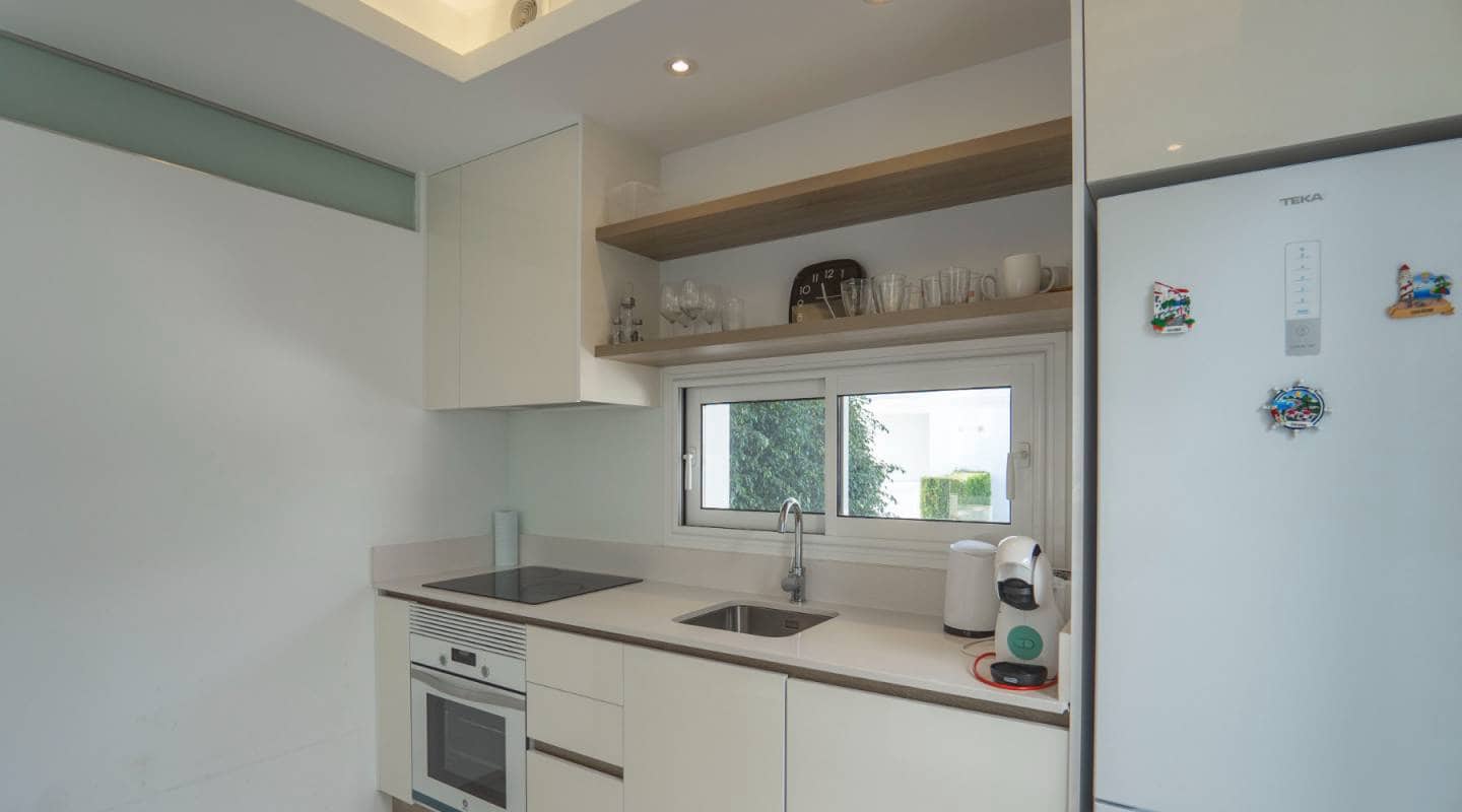 2 soverom Kjedet enebolig til salgs i Ciudad Quesada med svømmebasseng garasje - € 315 000 (Ref: 7917976)