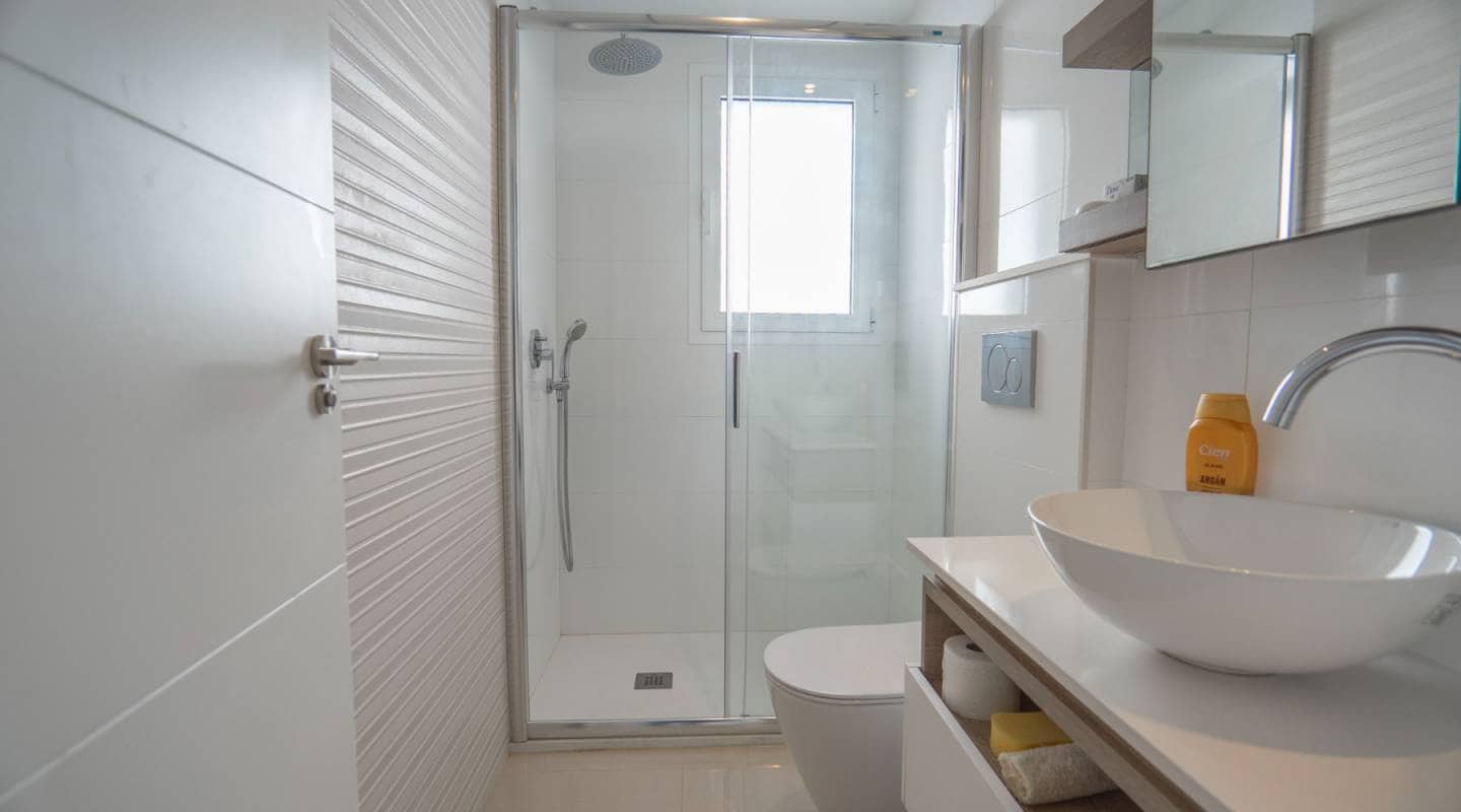 2 soverom Kjedet enebolig til salgs i Ciudad Quesada med svømmebasseng garasje - € 315 000 (Ref: 7917976)