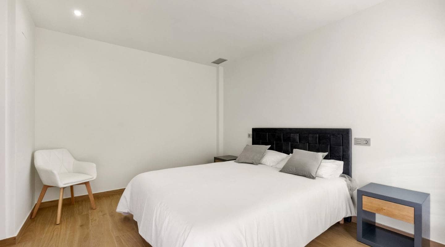 3 bedroom Villa for sale in Ciudad Quesada with pool - € 649,000 (Ref: 8005304)