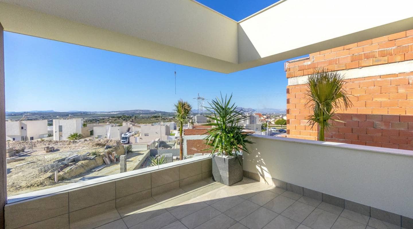 3 bedroom Villa for sale in Ciudad Quesada with pool - € 649,000 (Ref: 8005304)