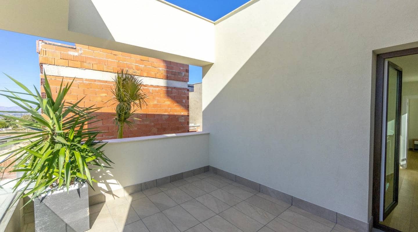 3 bedroom Villa for sale in Ciudad Quesada with pool - € 649,000 (Ref: 8005304)