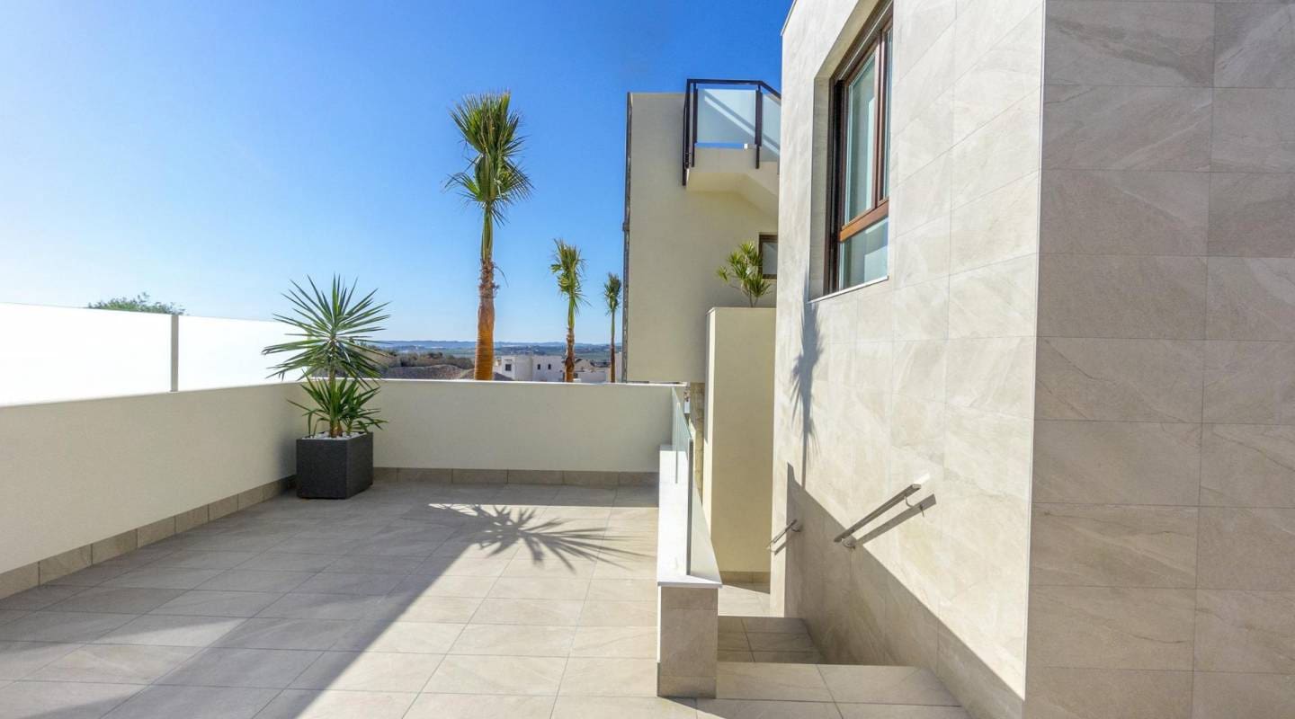 3 bedroom Villa for sale in Ciudad Quesada with pool - € 649,000 (Ref: 8005304)