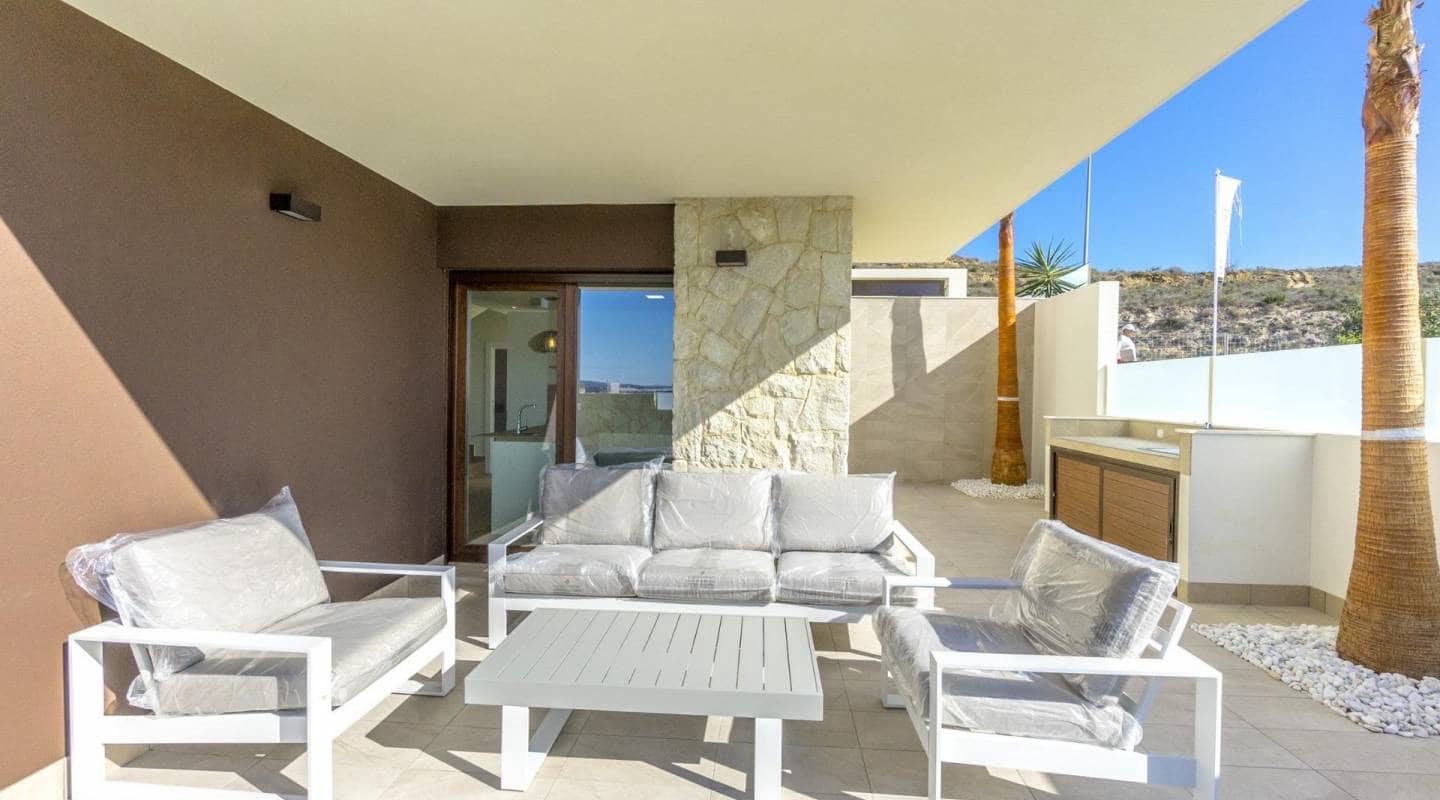 3 bedroom Villa for sale in Ciudad Quesada with pool - € 649,000 (Ref: 8005304)