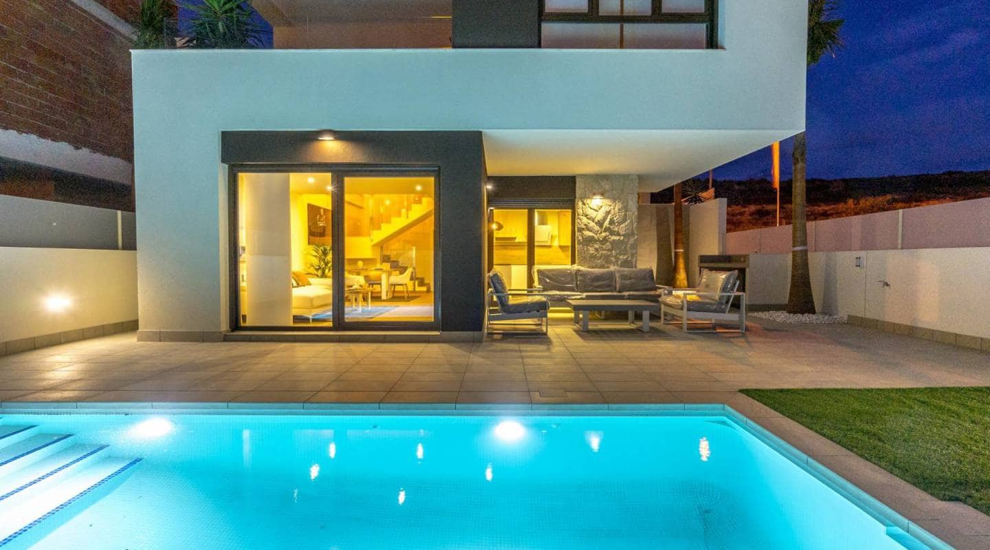 3 bedroom Villa for sale in Ciudad Quesada with pool - € 649,000 (Ref: 8005304)