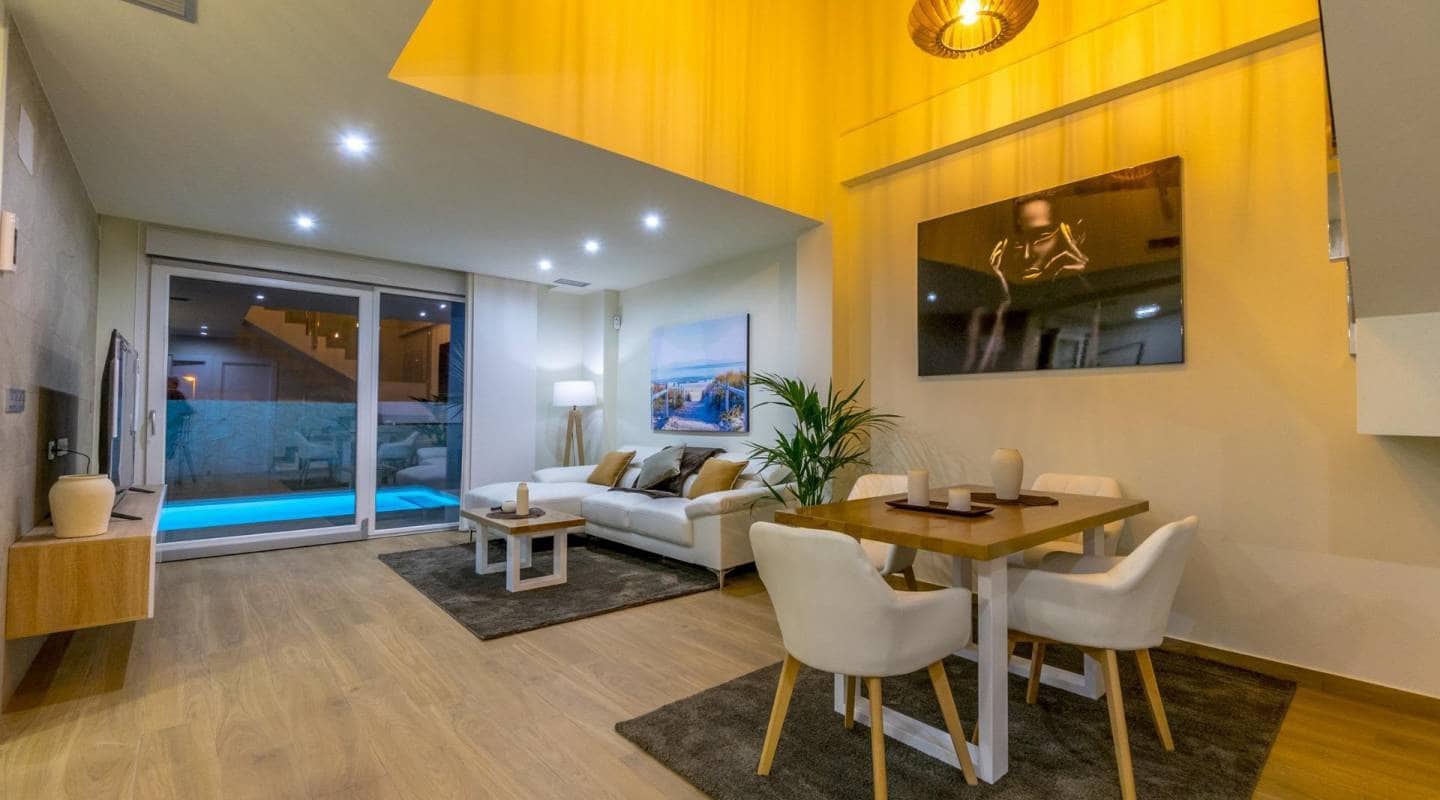 3 bedroom Villa for sale in Ciudad Quesada with pool - € 649,000 (Ref: 8005304)