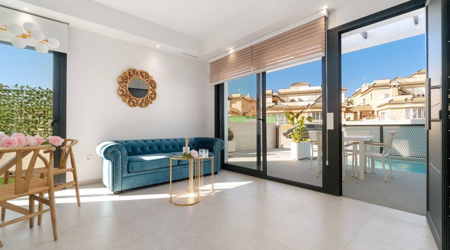 3 bedroom Villa for sale in Los Montesinos with pool - € 499,000 (Ref: 8047773)