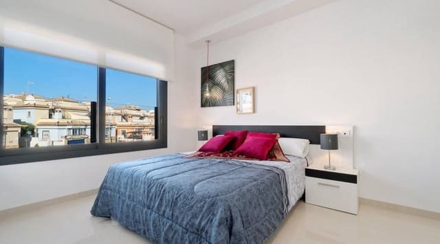 Chalet de 3 habitaciones en Los Montesinos en venta con piscina - 499.000 € (Ref: 8047773)