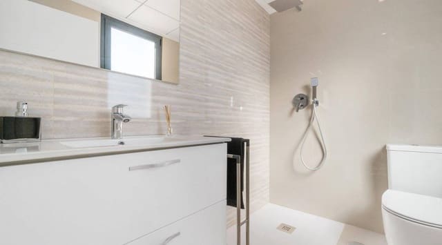 Chalet de 3 habitaciones en Los Montesinos en venta con piscina - 499.000 € (Ref: 8047773)