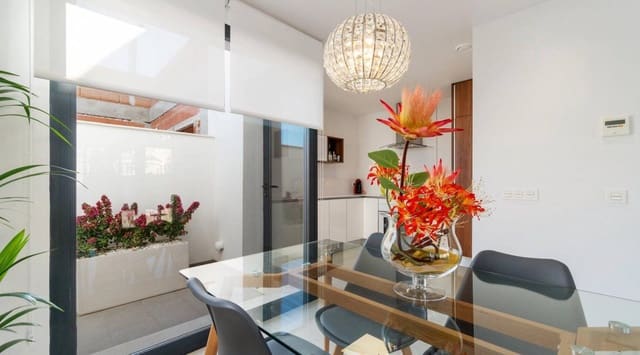 Chalet de 3 habitaciones en Los Montesinos en venta con piscina - 499.000 € (Ref: 8047773)