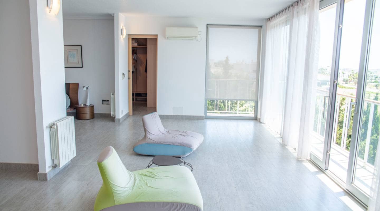 4 quarto Moradia para venda em Pueblo Bravo com piscina - 840 000 € (Ref: 8047774)