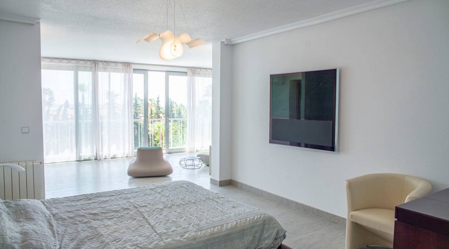 4 quarto Moradia para venda em Pueblo Bravo com piscina - 840 000 € (Ref: 8047774)