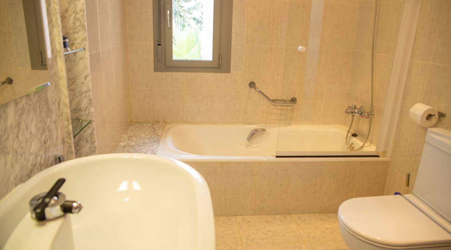 4 quarto Moradia para venda em Pueblo Bravo com piscina - 840 000 € (Ref: 8047774)