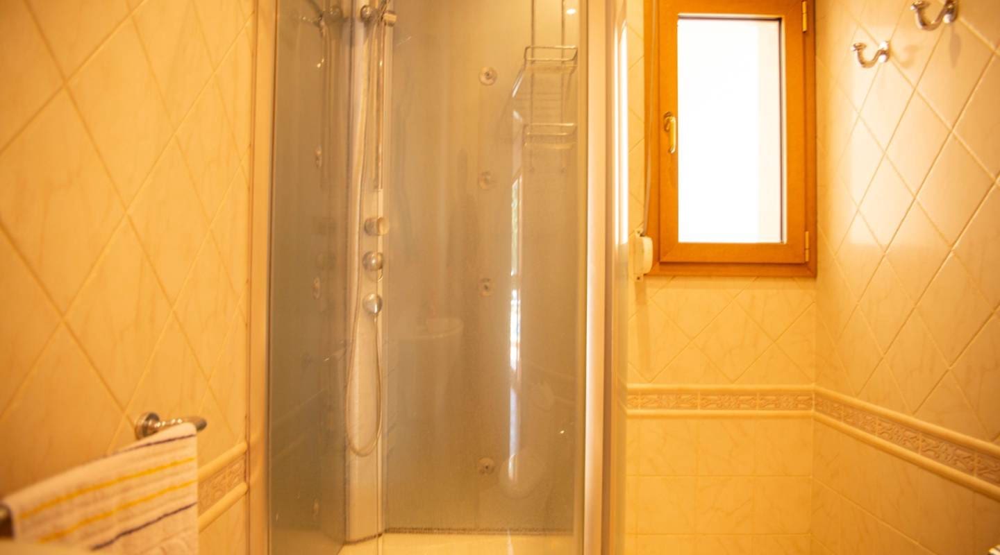 4 quarto Moradia para venda em Pueblo Bravo com piscina - 840 000 € (Ref: 8047774)