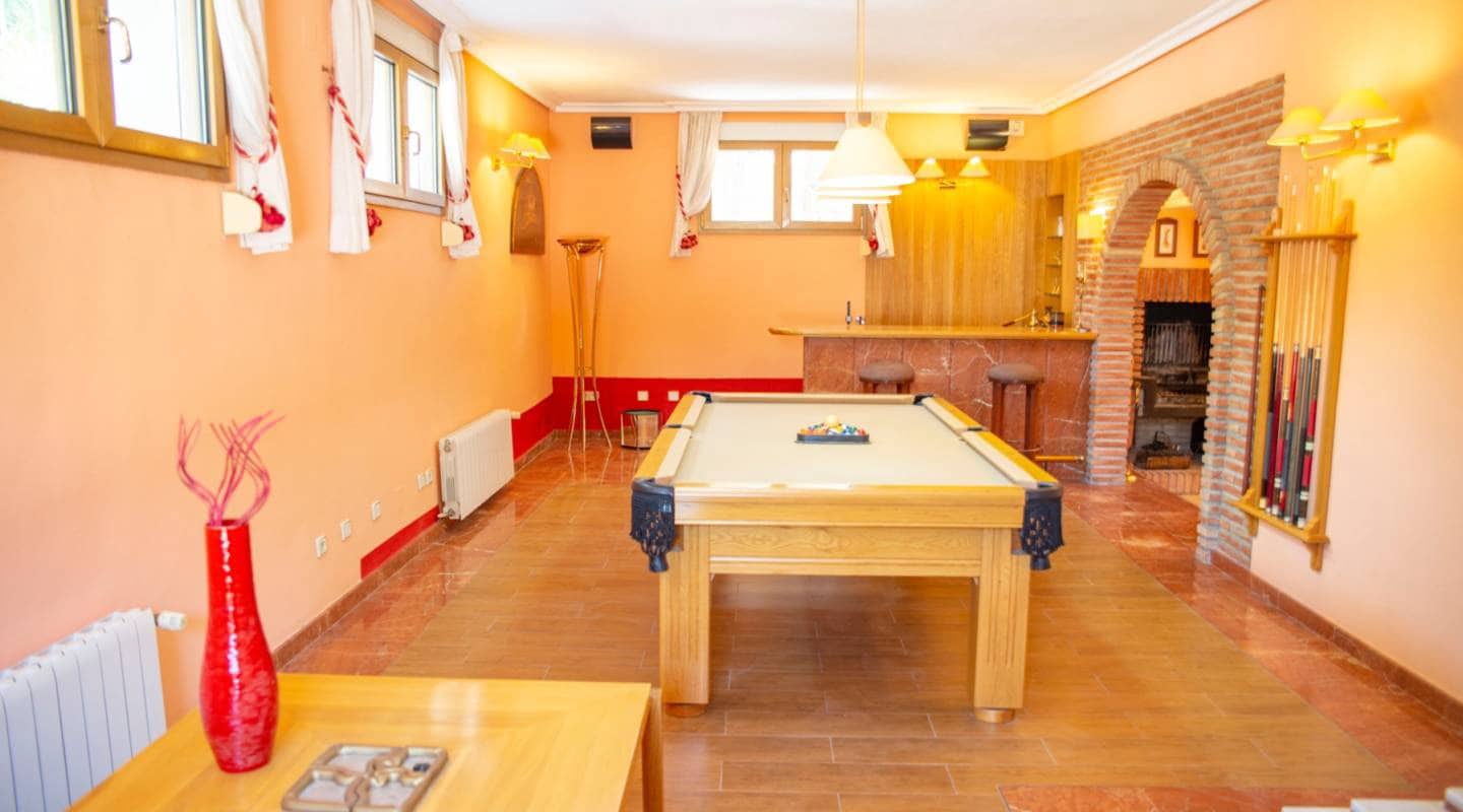 4 quarto Moradia para venda em Pueblo Bravo com piscina - 840 000 € (Ref: 8047774)