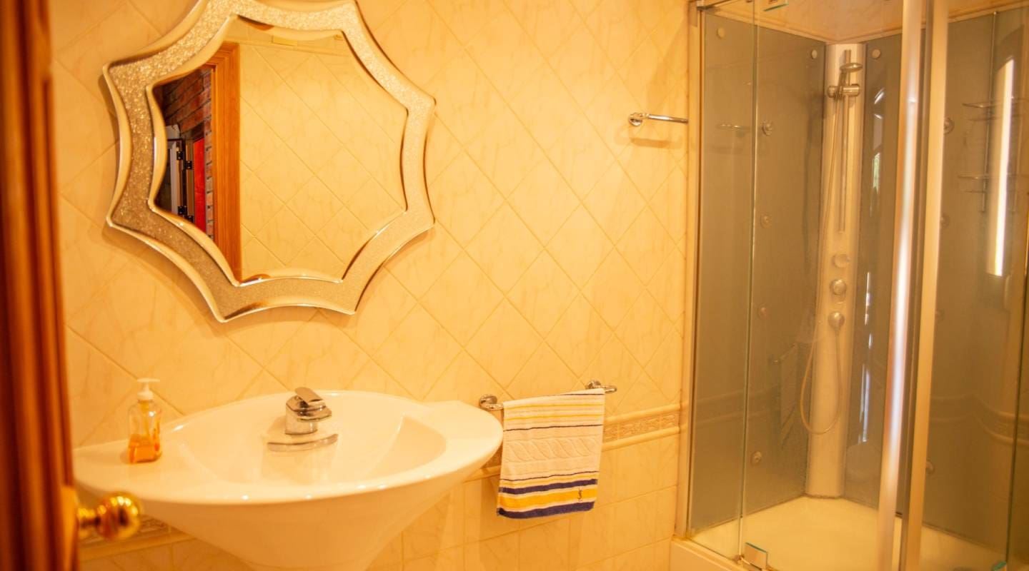 4 quarto Moradia para venda em Pueblo Bravo com piscina - 840 000 € (Ref: 8047774)