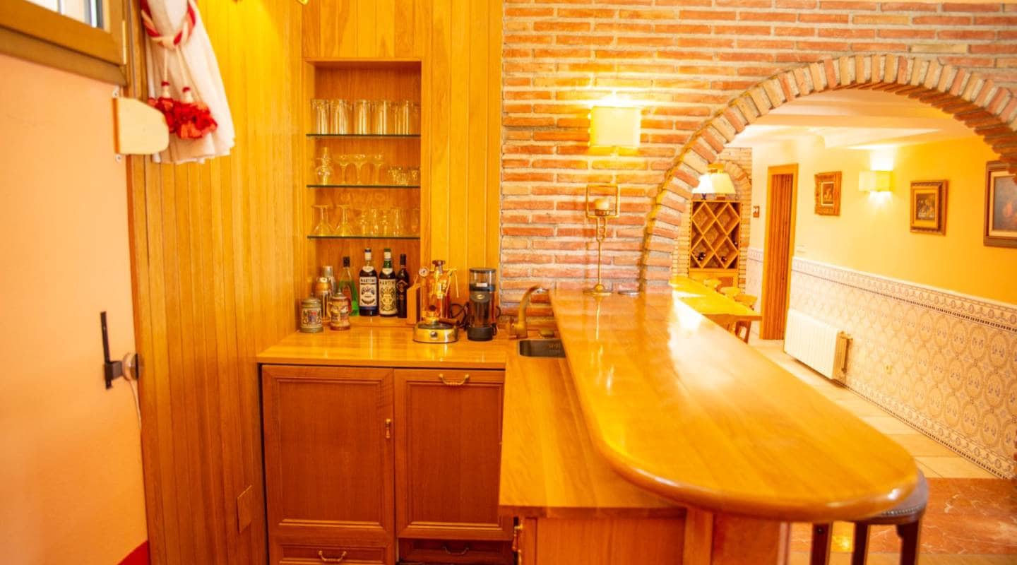 4 quarto Moradia para venda em Pueblo Bravo com piscina - 840 000 € (Ref: 8047774)