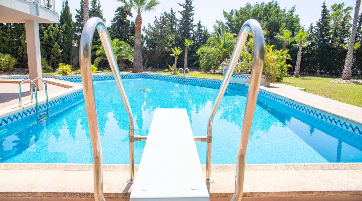 4 quarto Moradia para venda em Pueblo Bravo com piscina - 840 000 € (Ref: 8047774)