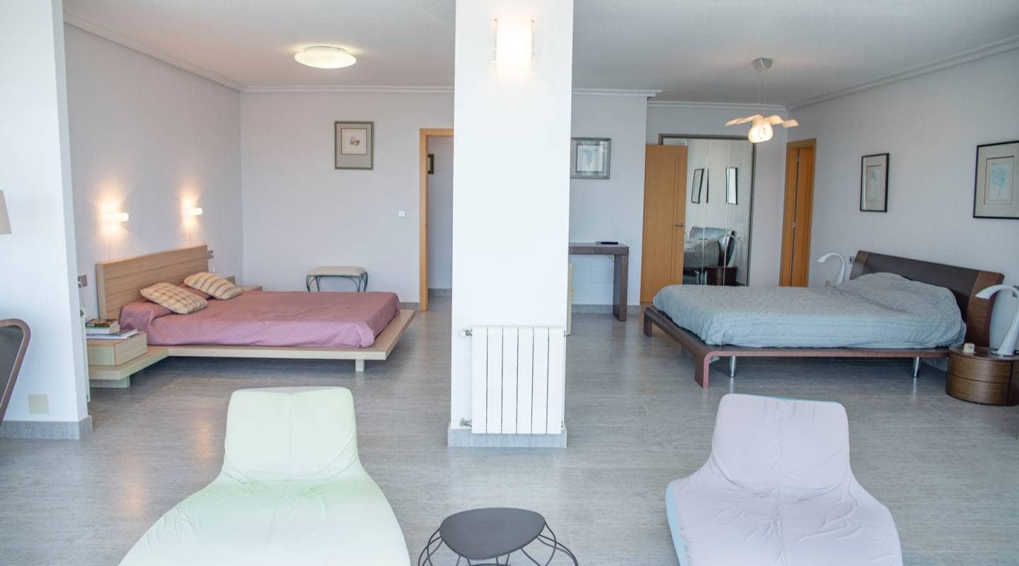 4 quarto Moradia para venda em Pueblo Bravo com piscina - 840 000 € (Ref: 8047774)