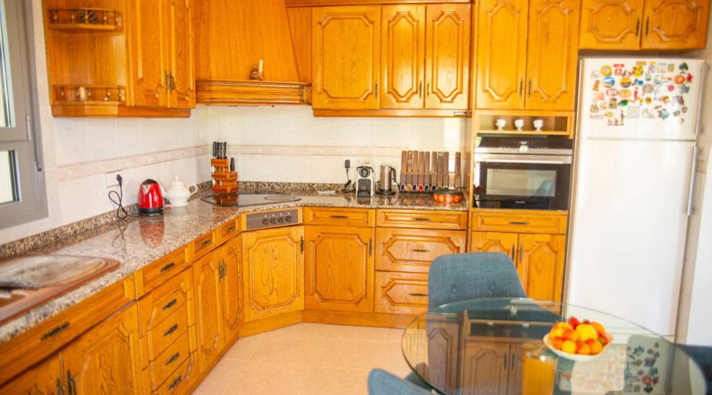 4 quarto Moradia para venda em Pueblo Bravo com piscina - 840 000 € (Ref: 8047774)