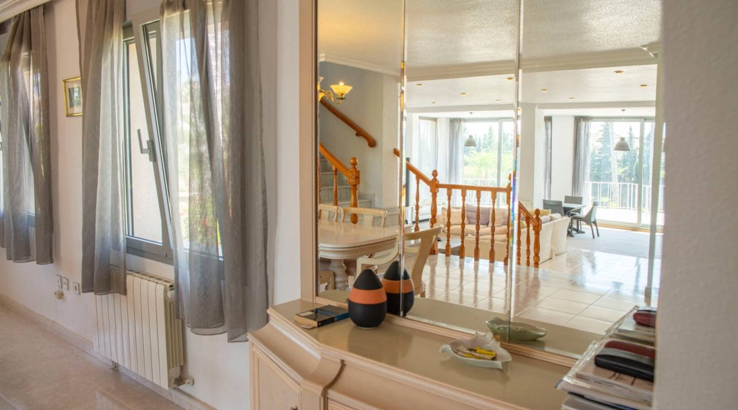 4 quarto Moradia para venda em Pueblo Bravo com piscina - 840 000 € (Ref: 8047774)