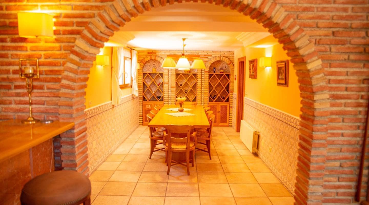 4 quarto Moradia para venda em Pueblo Bravo com piscina - 840 000 € (Ref: 8047774)