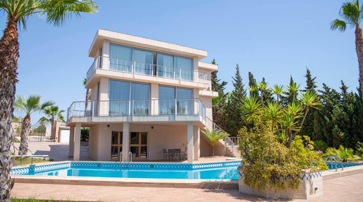 4 quarto Moradia para venda em Pueblo Bravo com piscina - 840 000 € (Ref: 8047774)