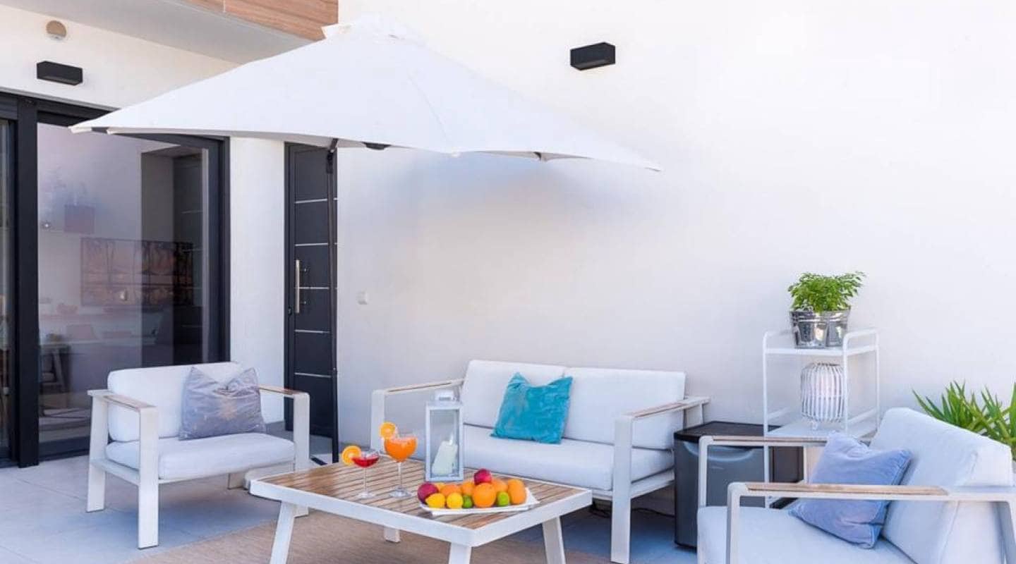 Chalet de 4 habitaciones en Benijófar en venta - 500.000 € (Ref: 8047793)