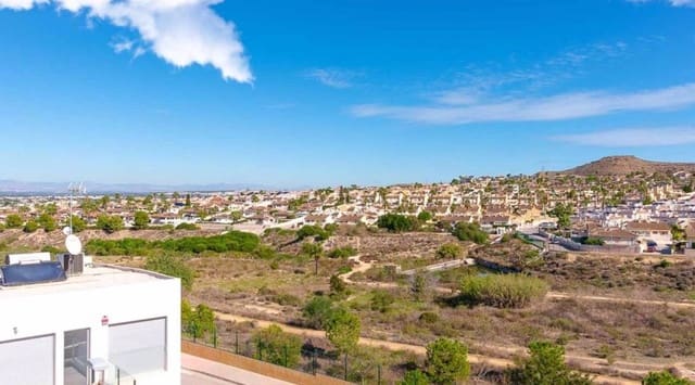 Chalet de 4 habitaciones en Benijófar en venta - 500.000 € (Ref: 8047793)