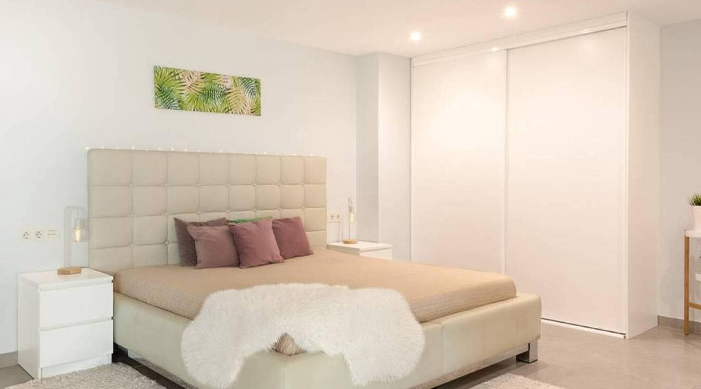 Chalet de 4 habitaciones en Benijófar en venta - 500.000 € (Ref: 8047793)