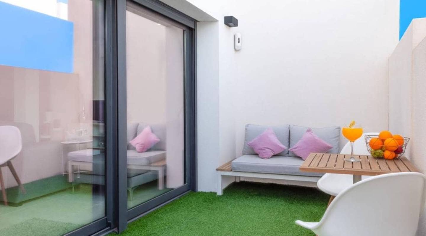 Chalet de 4 habitaciones en Benijófar en venta - 500.000 € (Ref: 8047793)