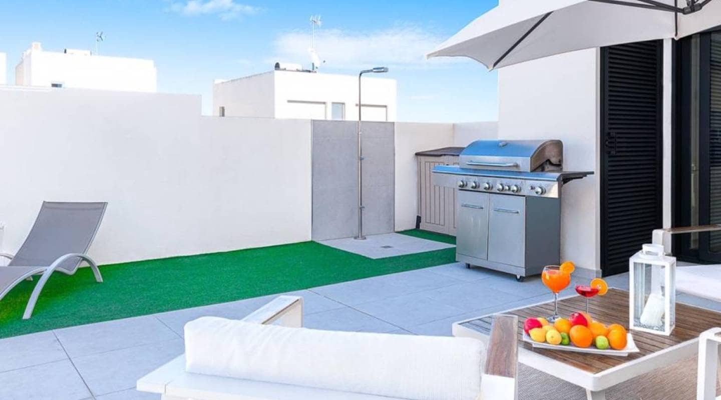 Chalet de 4 habitaciones en Benijófar en venta - 500.000 € (Ref: 8047793)