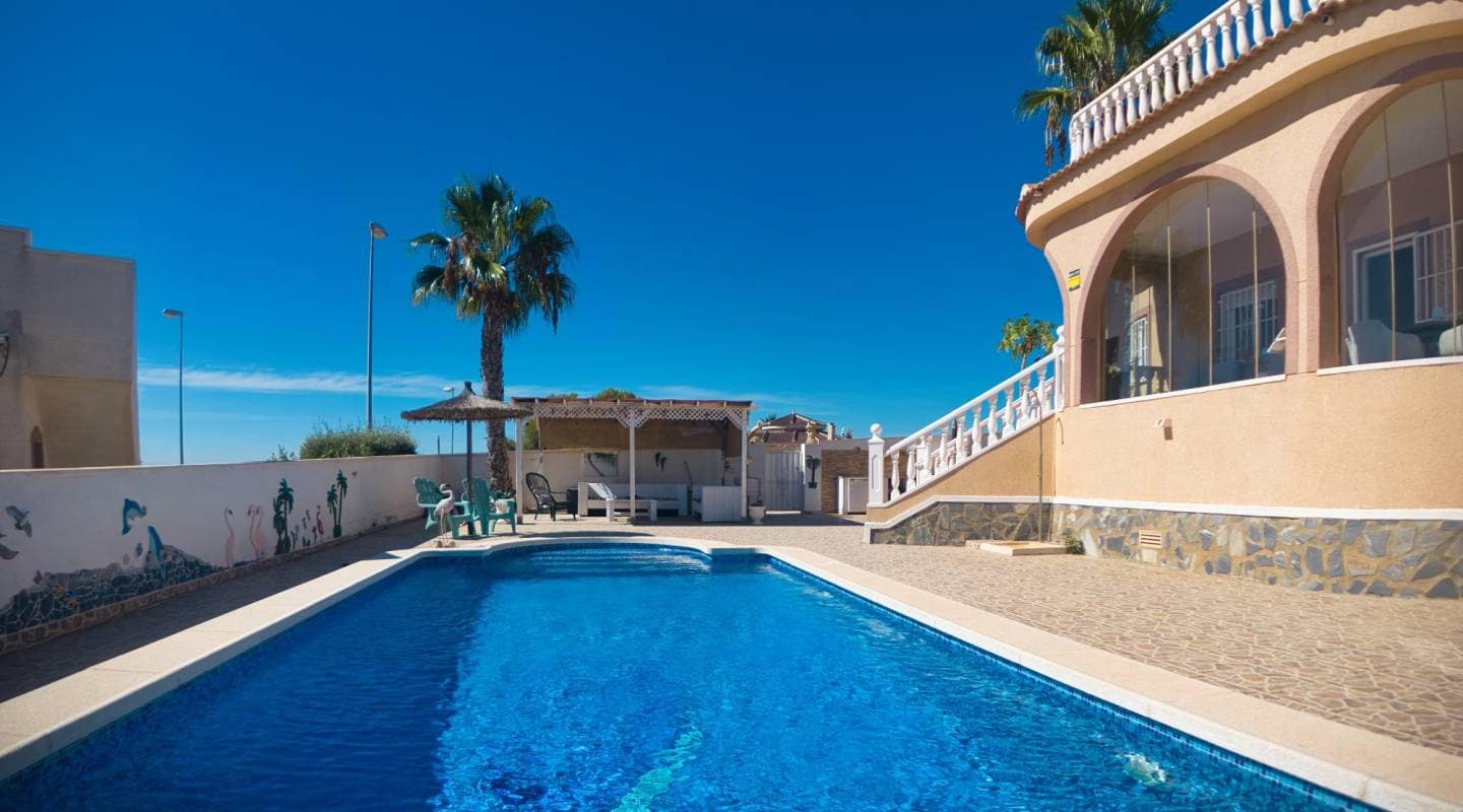 3 bedroom Villa for sale in Ciudad Quesada with pool garage - € 389,000 (Ref: 8047793)
