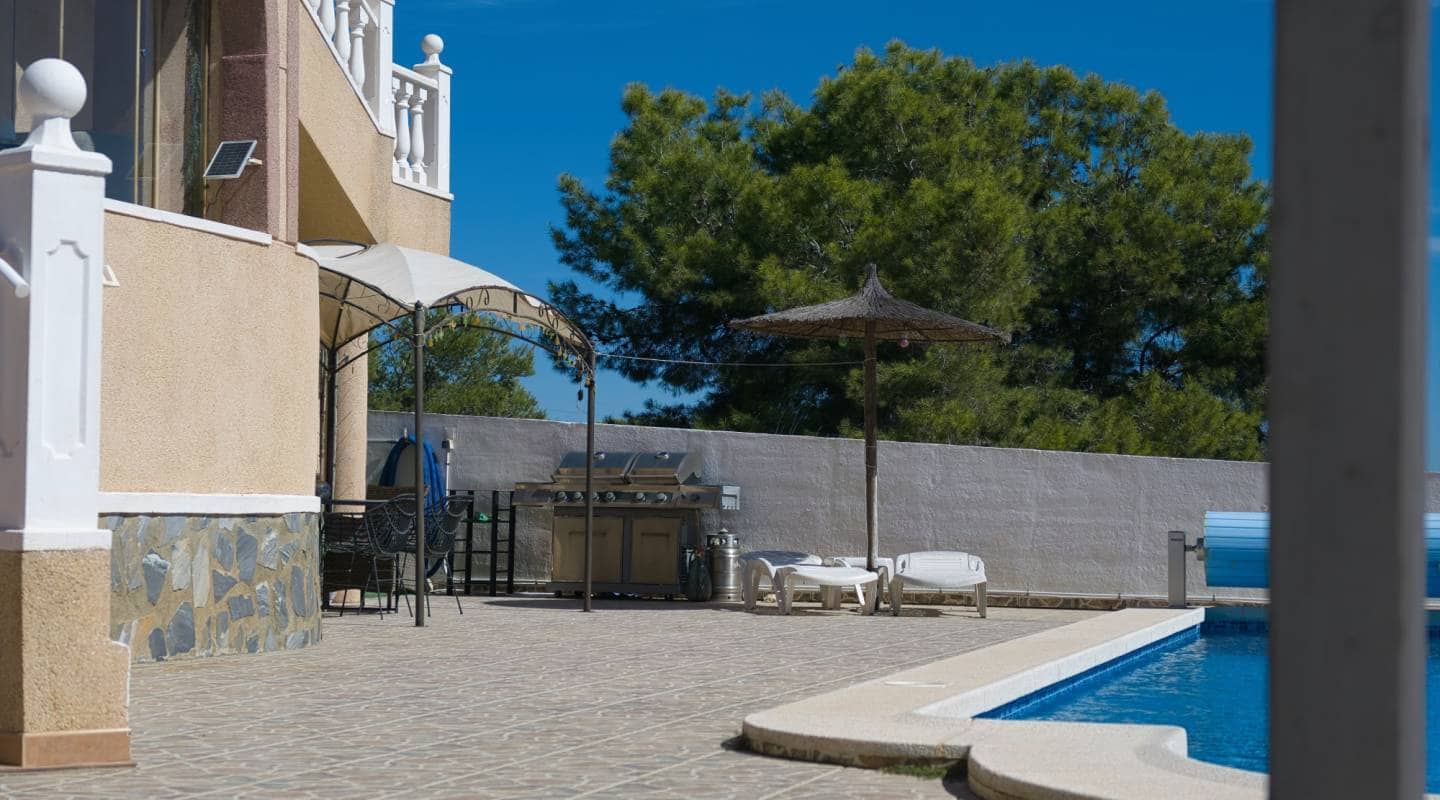 3 bedroom Villa for sale in Ciudad Quesada with pool garage - € 389,000 (Ref: 8047793)
