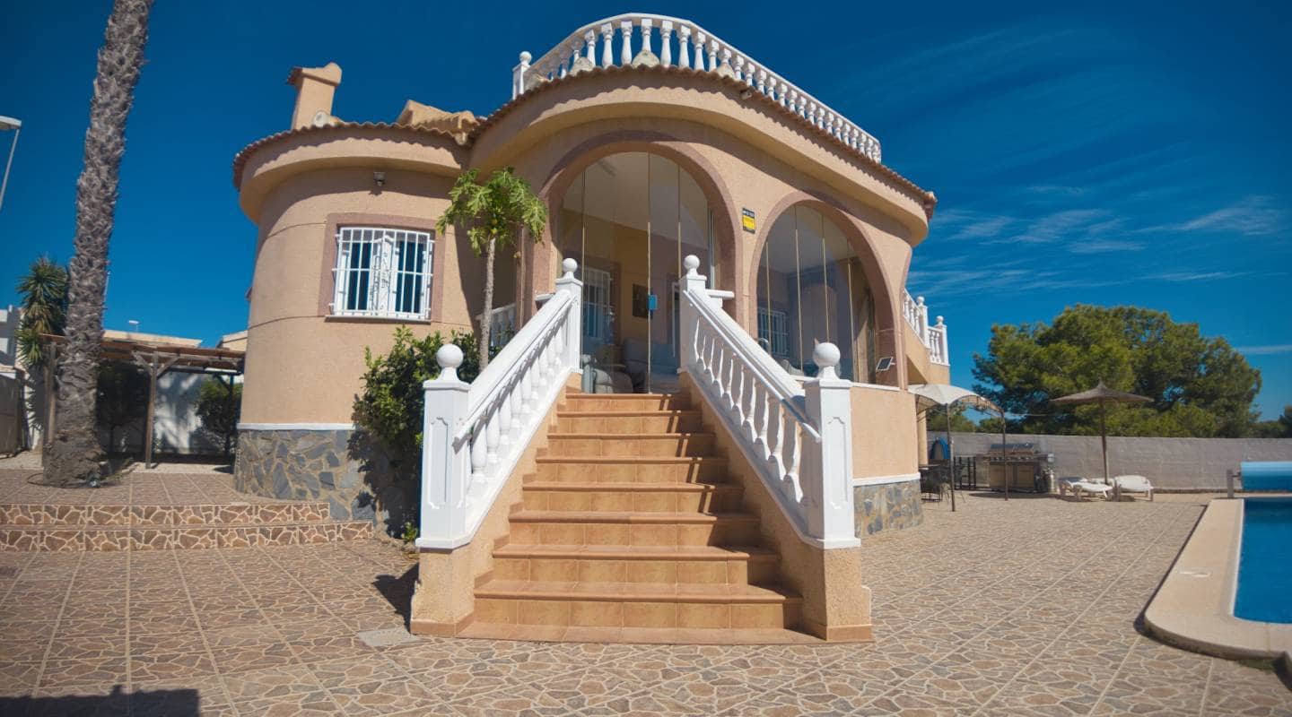 3 bedroom Villa for sale in Ciudad Quesada with pool garage - € 389,000 (Ref: 8047793)