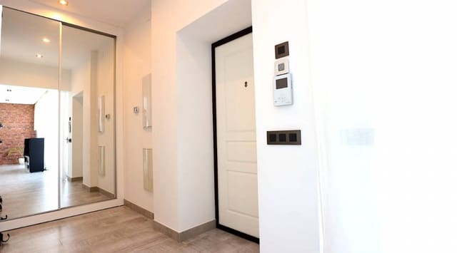 3 soverom Villa til salgs i Playa de los Locos, Torrevieja med svømmebasseng - € 709 000 (Ref: 8049670)