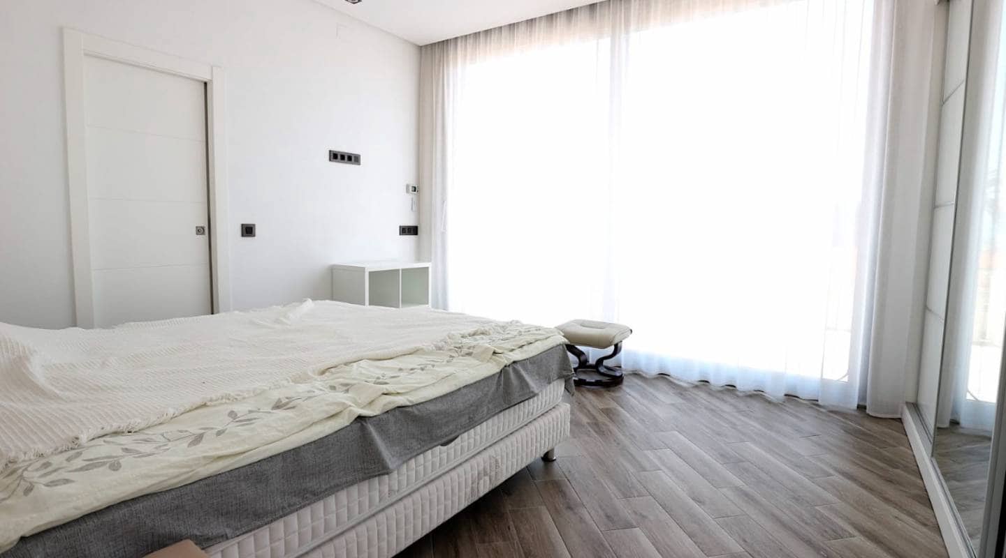 3 soverom Villa til salgs i Torrevieja med svømmebasseng - € 709 000 (Ref: 8049670)