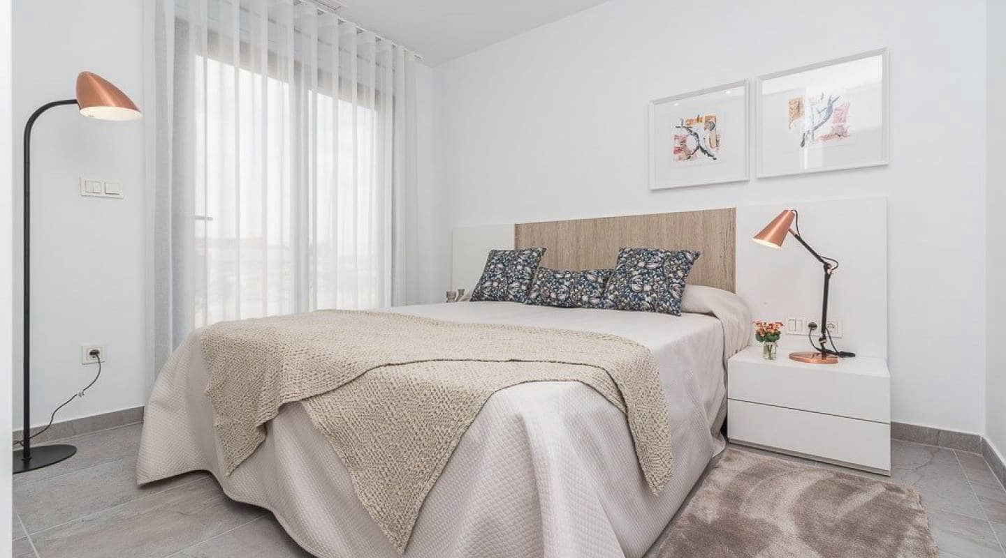 3 chambre Bungalow à vendre à Torrevieja avec piscine - 279 900 € (Ref: 8049683)