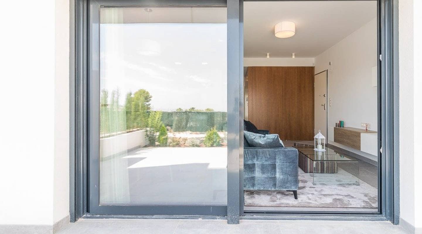 3 chambre Bungalow à vendre à Torrevieja avec piscine - 279 900 € (Ref: 8049683)