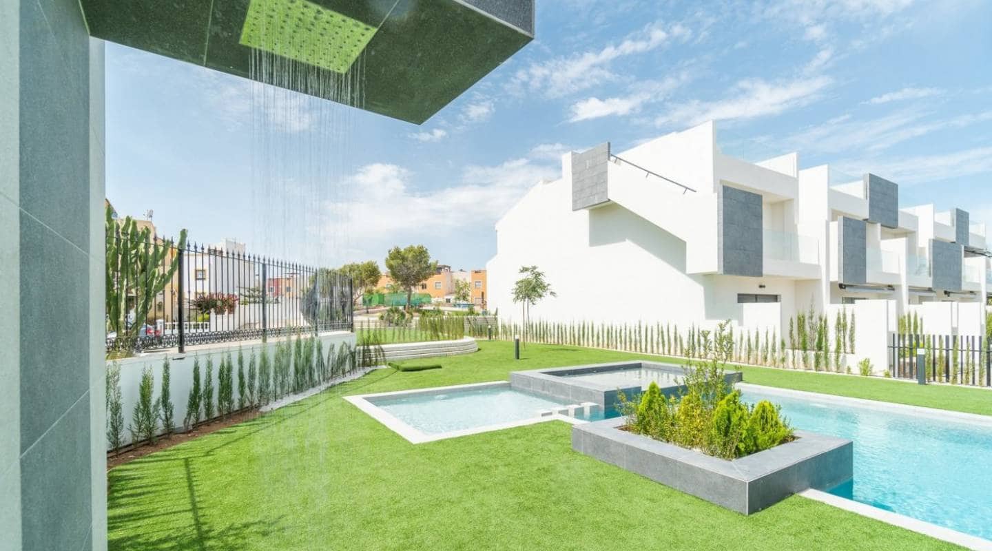 3 chambre Bungalow à vendre à Torrevieja avec piscine - 279 900 € (Ref: 8049683)