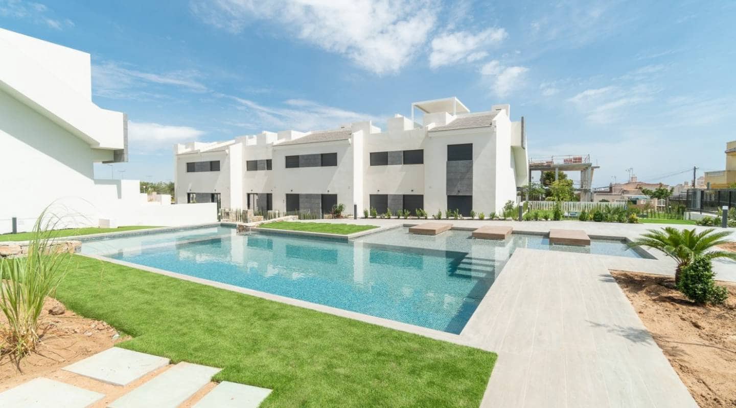 3 chambre Bungalow à vendre à Torrevieja avec piscine - 279 900 € (Ref: 8049683)