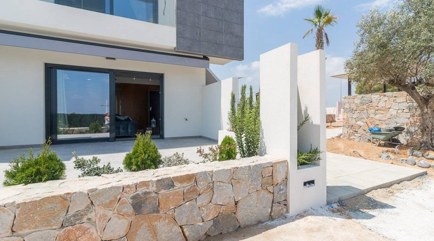 3 chambre Bungalow à vendre à Torrevieja avec piscine - 279 900 € (Ref: 8049683)