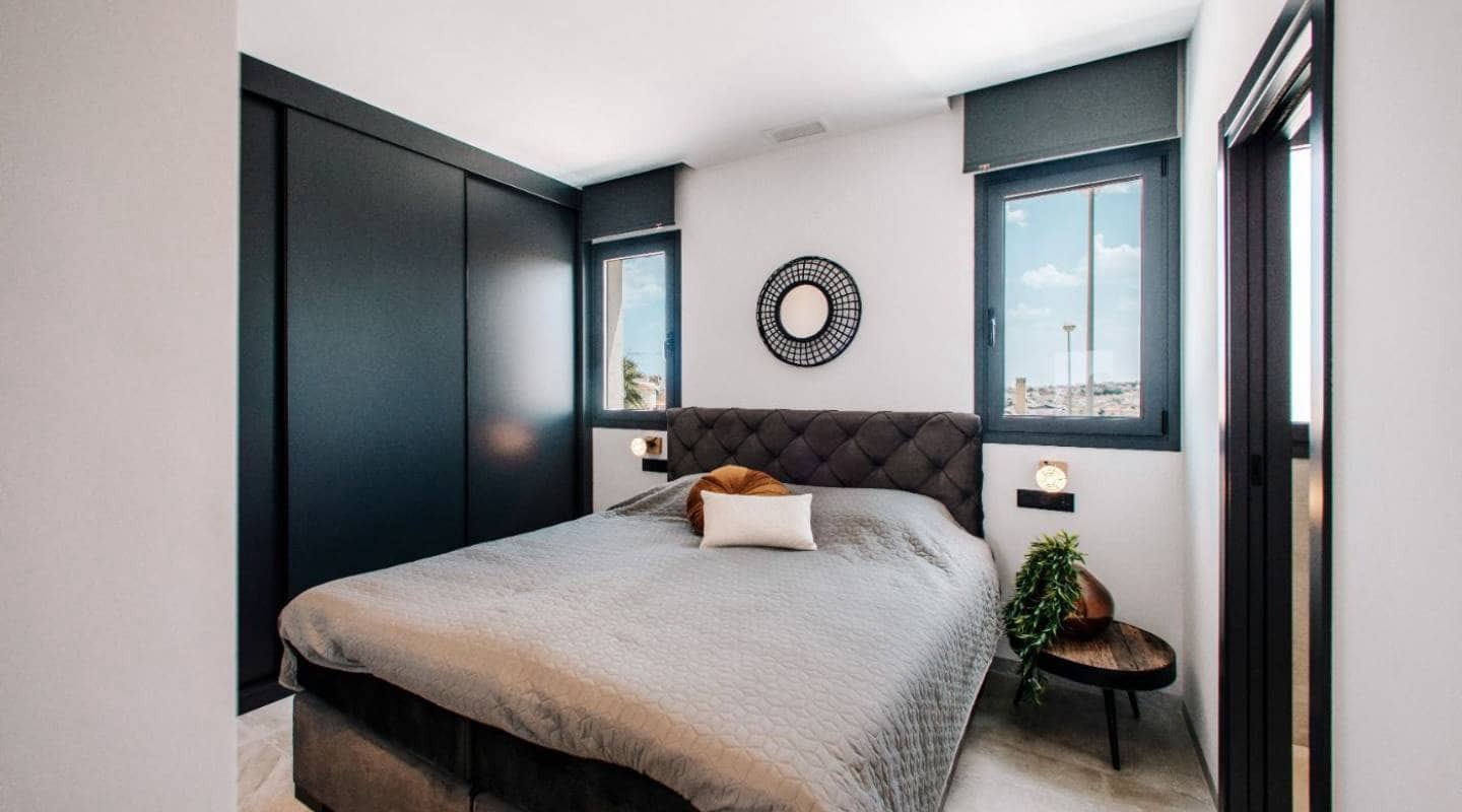 Bungalow de 2 habitaciones en Ciudad Quesada en venta con piscina - 475.000 € (Ref: 8049720)