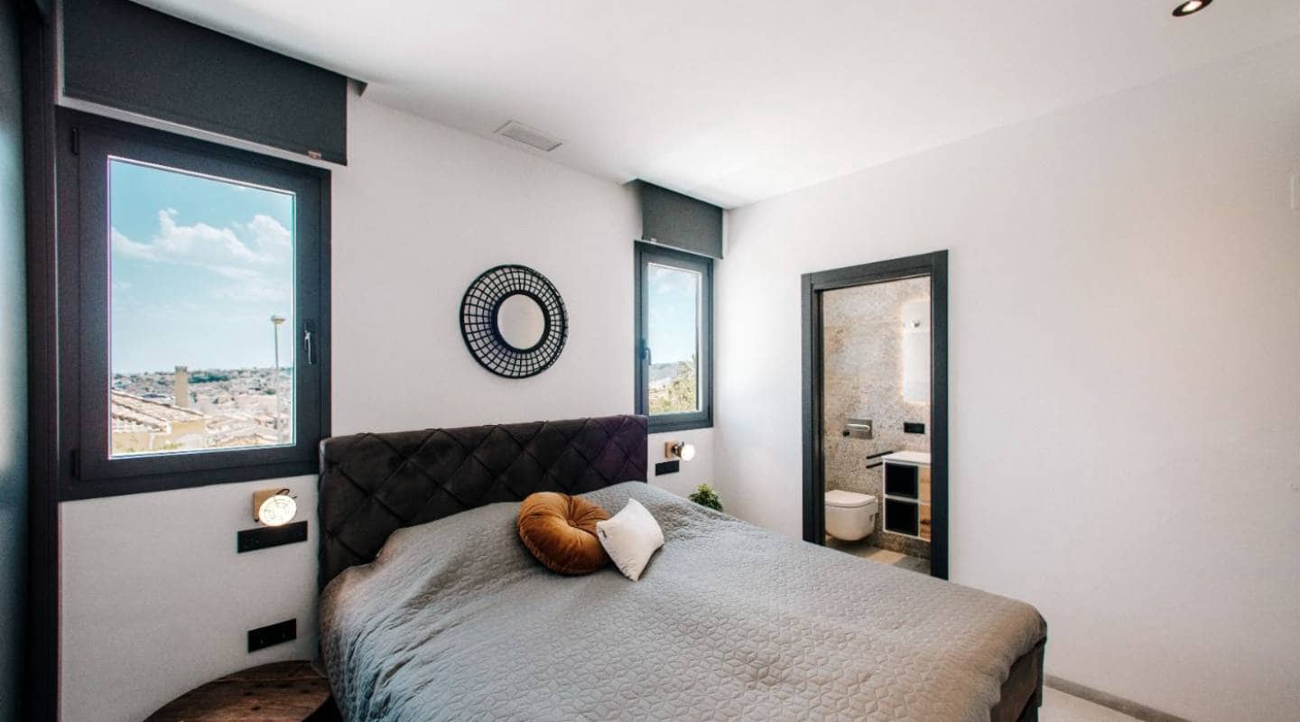 Bungalow de 2 habitaciones en Ciudad Quesada en venta con piscina - 475.000 € (Ref: 8049720)