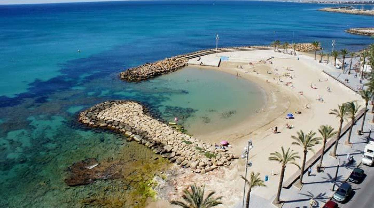 2 quarto Apartamento para venda em Torrevieja com piscina - 469 000 € (Ref: 8049736)