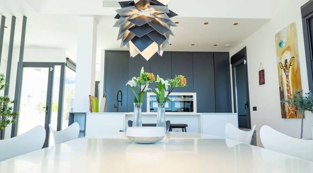 4 soveværelse Villa til salg i Ciudad Quesada, Rojales med swimmingpool - € 499.000 (Ref: 8172008)